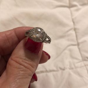 Halo engagement ring